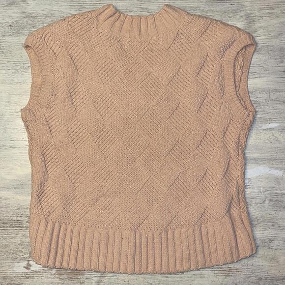 EUC Kendall + Kylie Cream Tan Argyle Pattern Chenille Sweater Vest Size M - Picture 5 of 9